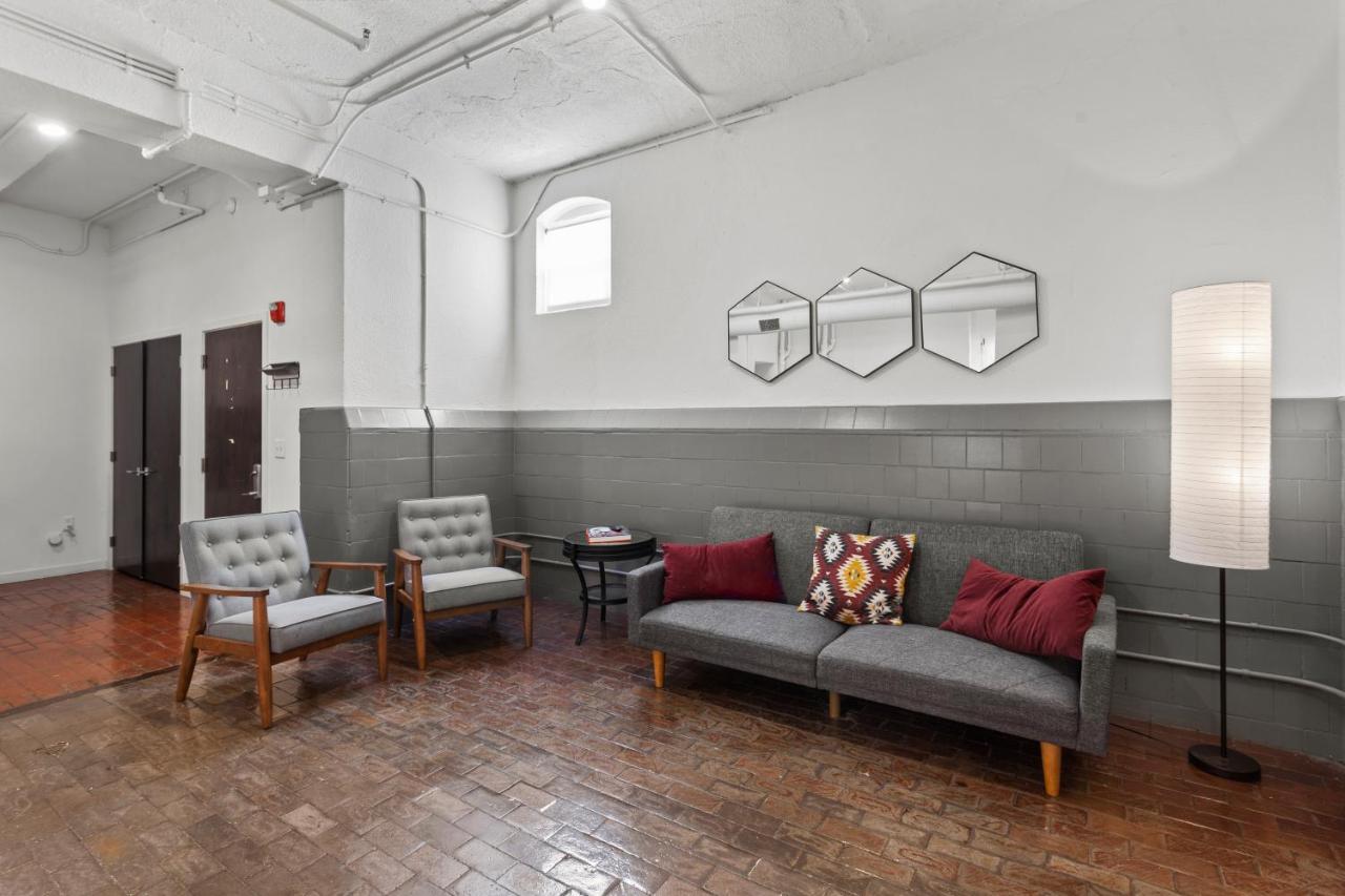 Frontdesk Historic Kcy Flats With Rooftop Deck Kansas City Exterior foto